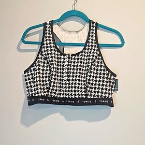 Torrid scoop neck bralette black and white pattern size 3